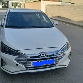 Hyundai Elantra 2019