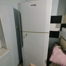 холодильник HITACHI