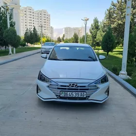 Hyundai Elantra 2020
