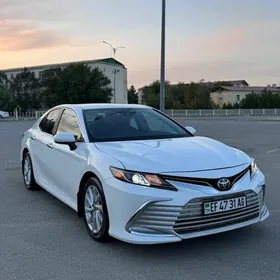 Toyota Camry 2021
