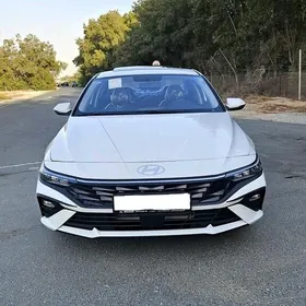 Hyundai Elantra 2025
