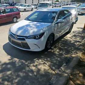 Toyota Camry 2017