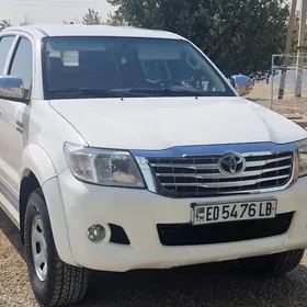 Toyota Hilux 2013