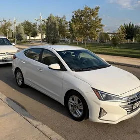 Hyundai Elantra 2019