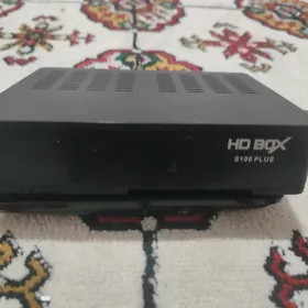 Týuner HD BOX S 100 PLUS.