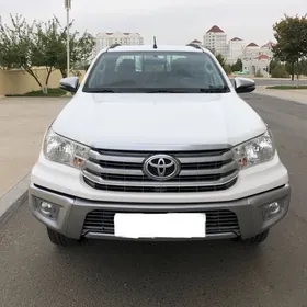 Toyota Hilux 2020