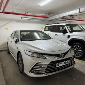 Toyota Camry 2021