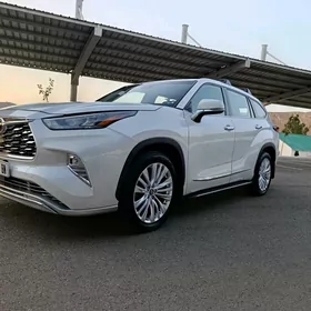 Toyota Highlander 2021