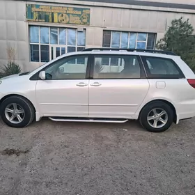 Toyota Sienna 2004