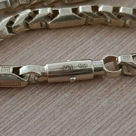 gyzyl bolt