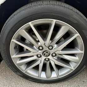 Toyota Camry 2024