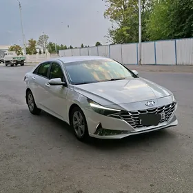 Hyundai Elantra 2022