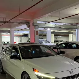 Hyundai Elantra 2022