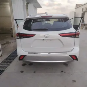 Toyota Highlander 2022