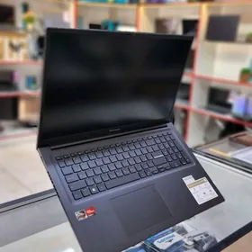 ASUS 17.3/AMD RYZEN 5