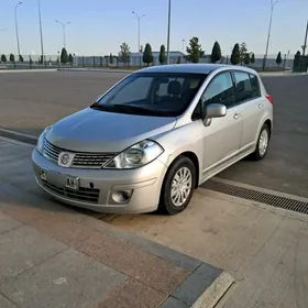 Nissan Versa 2011