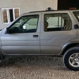 Nissan Pathfinder 2001