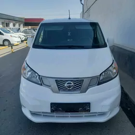 Nissan NV200 2021