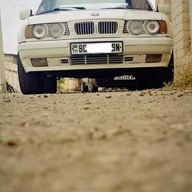 BMW 525 1990