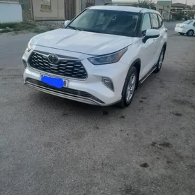 Toyota Highlander 2020