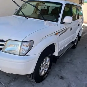 Toyota Land Cruiser Prado 2001