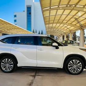 Toyota Highlander 2021