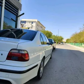 BMW E39 2001