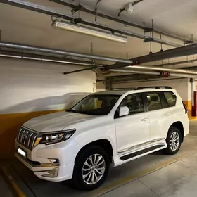 Toyota Land Cruiser Prado 2023