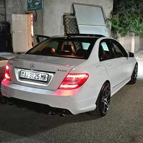 Mercedes-Benz C300 2013