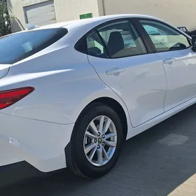 Toyota Camry Hybrid 2025