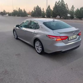Toyota Camry 2018