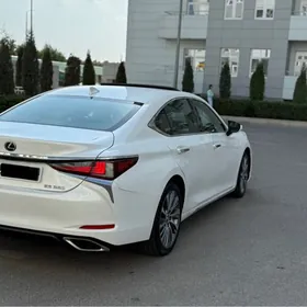 Lexus ES 350 2019