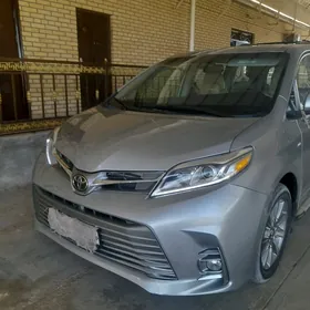 Toyota Sienna 2019