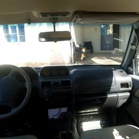 Mitsubishi Montero 1998