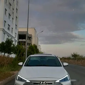 Hyundai Elantra 2020