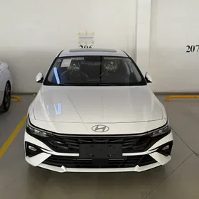 Hyundai Elantra 2025