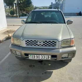 Nissan Pathfinder 2000