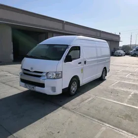 Toyota Hiace 2021