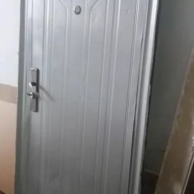 дверь