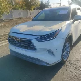 Toyota Highlander 2021