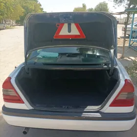 Mercedes-Benz C-Class 1995