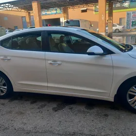 Hyundai Elantra 2020