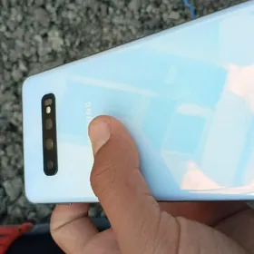 Samsung s10+
