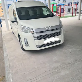 Toyota Hiace 2022