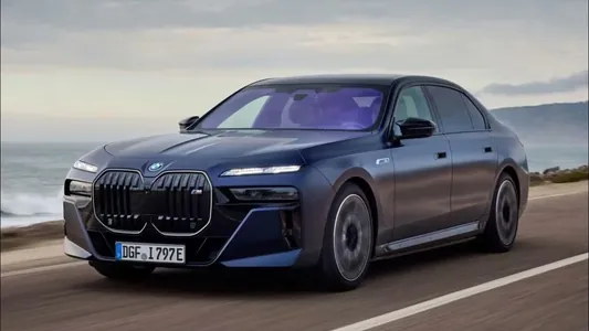 Новый BMW 7-й серии получит неожиданный апгрейд с технологиями Neue Klasse