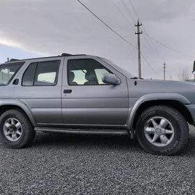 Nissan Pathfinder 1999
