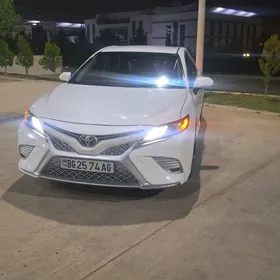 Toyota Camry 2018