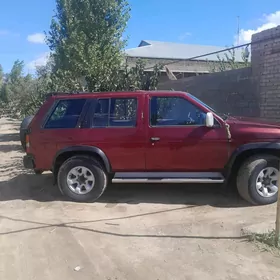 Nissan Pathfinder 1995