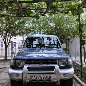 Mitsubishi Pajero 1998