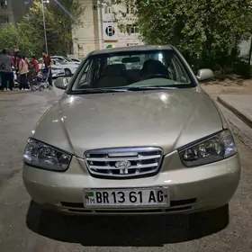 Hyundai Elantra 2001